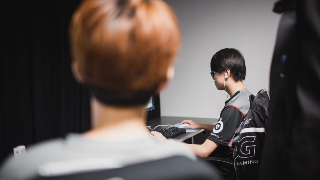 Роли в League of Legends: топ, лес, мид, ADC и саппорт